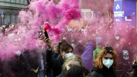 Der Demonstrationszug mit mehreren tausend Teilnehmern startet in diesem Jahr vom Hermannplatz in Berlin-Neukölln.