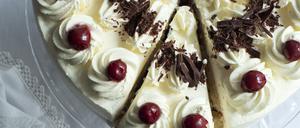 Die schmeckt der Buchautorin Ingrid Lang auch mal zum Frühstück: Schwarzwälder Kirschtorte wie zu Großvaters Zeiten. Natürlich mit einem kräftigen Schuss Kirschwasser. 
