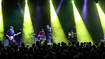 Konzert der Band Arab Strap bei der Eröffnung der Reihe SONIC MORGUE im silent green.