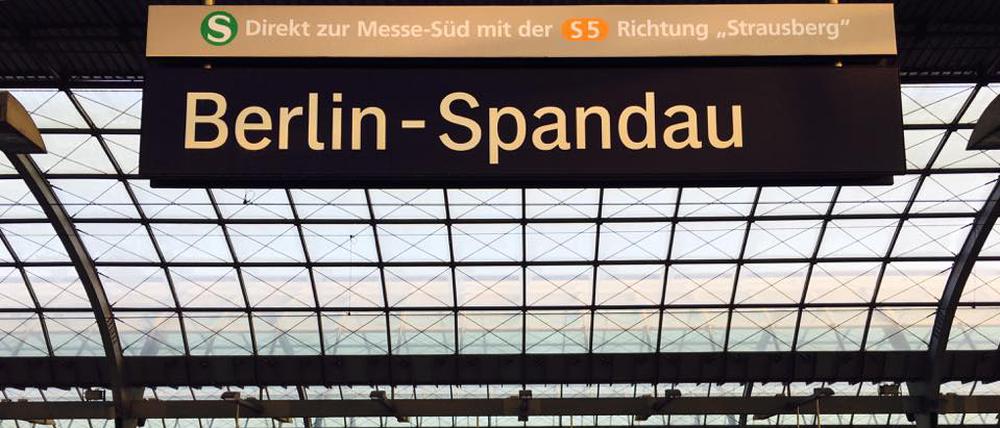 Links Hamburg, rechts Berlin. Mittendrin? Genau, Spandau.