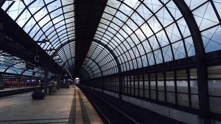 Hier der Blick vom Bahnsteig.