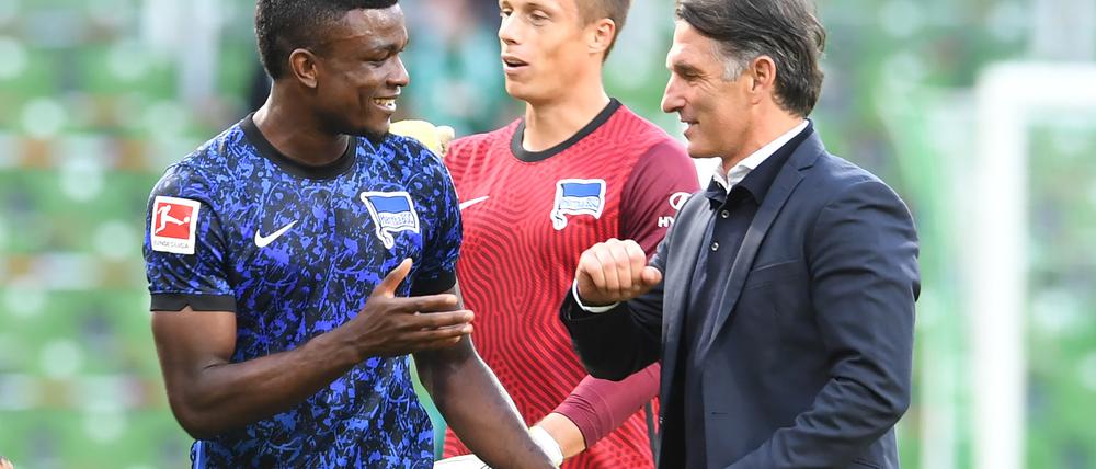 Da kann man schon mal feiern. Hertha ist nach dem 1. Spieltag oben mit dabei.