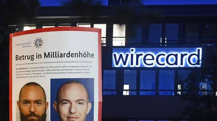 Fahndungsplakate vom ehemaligen Wirecard-Vorstandschef. Medienberichten zufolge wurde Marsalek von russischen Agenten in einem noblen Wohnviertel untergebracht.