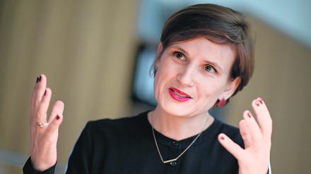 Katja Kipping (Die Linke), Senatorin für Integration, Arbeit und Soziales, spricht beim dpa-Interview. (zu dpa "Kipping will langfristige Absicherung des Projekts «Housing First»") +++ dpa-Bildfunk +++