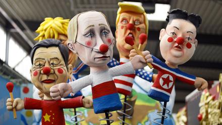 Jedermann und die Brandstifter. Autokraten und Diktatoren dieser Welt, wie sie auf dem Rosenmontagszug in Köln 2020 präsentiert wurden.