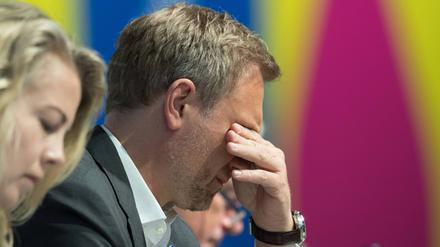  Generalsekretaerin Linda TEUTEBERG und Bundesvorsitzender Christian LINDNER 70. Ordentlicher Bundesparteitag der FDP in der STATION Berlin, Deutschland am 28.04.2019. *** Secretary General Linda TEUTEBERG and Federal Chairman Christian LINDNER 70 Ordinary Federal Party Congress of the FDP in the STATION Berlin Germany on 28 04 2019