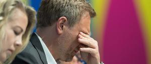  Generalsekretaerin Linda TEUTEBERG und Bundesvorsitzender Christian LINDNER 70. Ordentlicher Bundesparteitag der FDP in der STATION Berlin, Deutschland am 28.04.2019. *** Secretary General Linda TEUTEBERG and Federal Chairman Christian LINDNER 70 Ordinary Federal Party Congress of the FDP in the STATION Berlin Germany on 28 04 2019