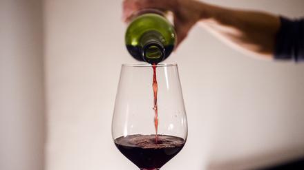 Glas Wein Symbolbild