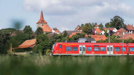 Sparen im Pfingsturlaub: Das 9-Euro-Ticket gilt für alle Nahverkehrsmittel in ganz Deutschland.
