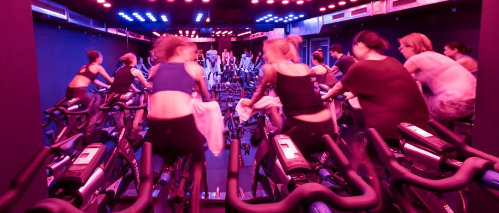 Gruppenschwitzen ist nicht zu verwechseln mit Gruppentherapie!