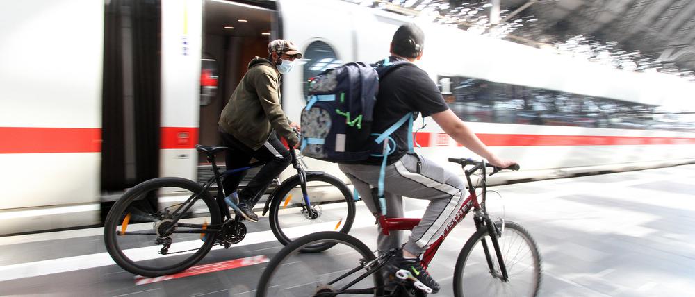 Wegen des Neun-Euro-Tickets befürchten Fahrgastverbände ein Chaos in den Regionalbahnen. 