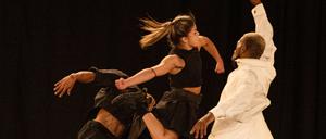 Szene aus dem neuen Tanzstück „New Creation“ des brasilianischen Choreografen Bruno Beltrão.
