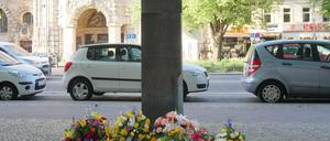 Gedenken an Magnus Hirschfeld in Berlin-Charlottenburg.