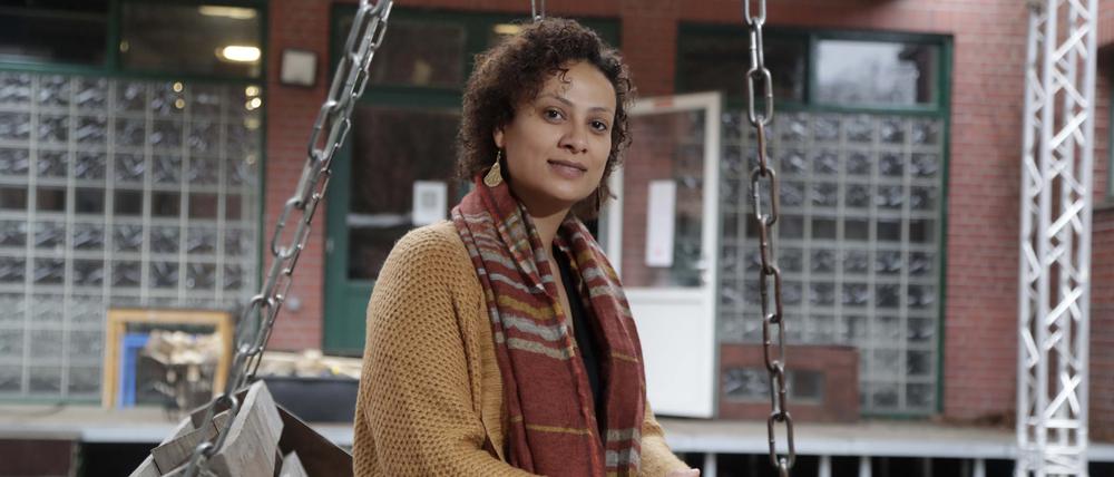 Abeer Ali, Saengerin, Schauspielerin, Portraet im Theater Expedition Metropolis in Berlin, Kreuzberg, 
Copyright: Sven Darmer, 18.12.2021