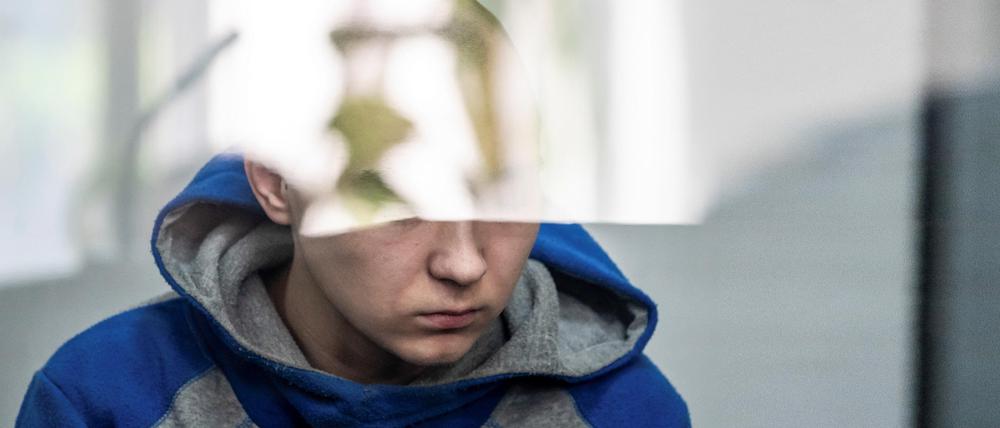 Wadim Sch., hier bei seiner Voranhörung, erschoss aus einem Auto heraus einen unbewaffneten 62-Jährigen. Am Mittwoch bekannte er sich schuldig.