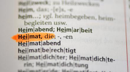 31.08.2020, Eintrag des Begriffs Heimat im deutschen Duden für Rechtschreibung, 31.08.2020, Duden 31.08.2020, Duden *** 31 08 2020, Entry of the term Heimat in the German Duden for spelling, 31 08 2020, Duden 31 08 2020, Duden 