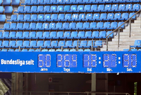 Die Uhr an der Tribüne der Imtech Arena in Hamburg zeigt am 16.05.2014 die Dauer der Bundesliga-Zugehörigkeit des Hamburger SV an.