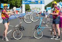 "World-Klapp 2014" in Berlin. Jeder Teilnehmer dieses Radrennens war zum Tragen eines Oberlippenbarts verpflichtet.