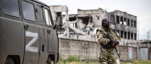 Ein russischer Soldat in der Region Luhansk. 