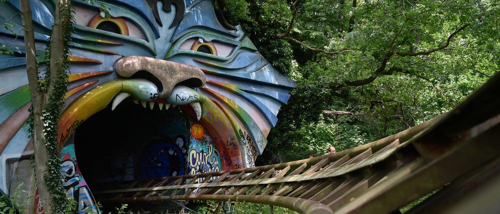 Schienenverkehr im Spreepark.