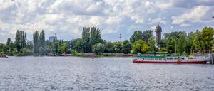 Im grünen Bereich. Die Berliner Gewässer wie der Rummelsburger See halten ihre Pegel nur noch dank der Schleusen konstant.