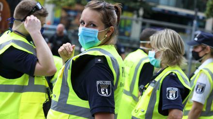 Ein Anti-Konflikt-Team der Berliner Polizei.