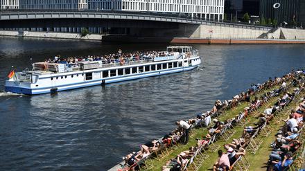 Das kuriose Phänomen der rückwärts fließenden Spree hat einen ernsten Hintergrund: Berlin kämpft mit massiver Trockenheit. 