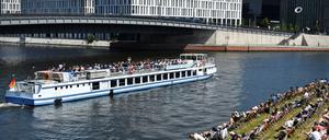 Das kuriose Phänomen der rückwärts fließenden Spree hat einen ernsten Hintergrund: Berlin kämpft mit massiver Trockenheit. 