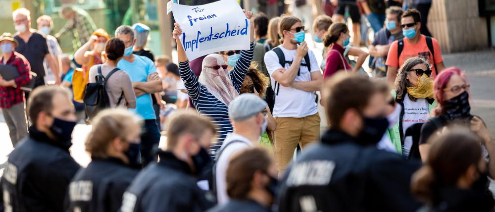 Von der Behauptung, es werde Zwangsimpfungen gegen Covid-19 geben, ist es nicht weit bis zu Verschwörungstheorien.