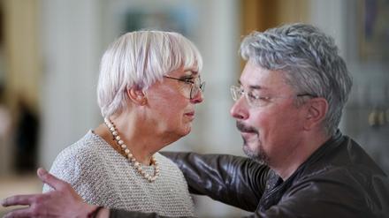 Kulturstaatsministerin Claudia Roth trifft in der ukrainischen Hafenstadt Odessa ihren Amtskollegen Olexandr Tkachenko.