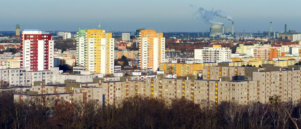 21.03.2022, Berlin - Deutschland. Blick über Staaken mit Häusern der Gewobag. *** 21 03 2022, Berlin Germany view over Staaken with houses of Gewobag 
