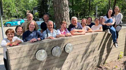 Die 15-köpfige Reisegruppe vor dem Brücke-Museum in Dahlem.