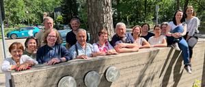 Die 15-köpfige Reisegruppe vor dem Brücke-Museum in Dahlem.
