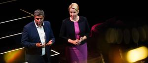 Franziska Giffey erhielt beim Parteitag 59 Prozent der Stimmen, ihr Co-Chef Raed Saleh 57 Prozent. 