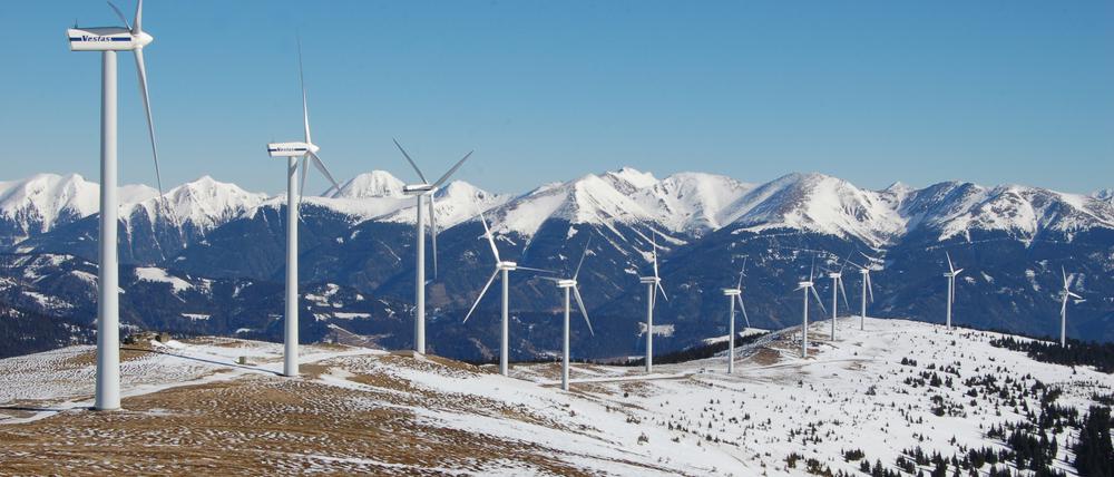 Der Tauernwindpark in Österreich liegt auf 1900 Meter Höhe. Er greift offensiv die vorhandenen natürlichen Strukturen auf und betont sie. 