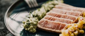 Thunfisch-Tataki in Tillmann Hahns Gasthaus.