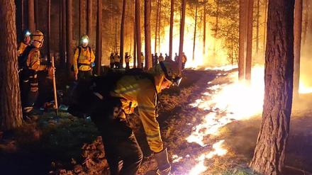 Einsatzkräfte der Hilfsorganisation @fire bei Beelitz, 19. Juni 2022.