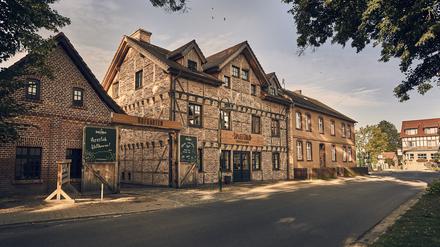 Idyllische Lage. In Schlepzig, im Unterspreewald, haben drei Unternehmer aus Berlin eine Destillerie übernommen und ihre eigene Brauerei in dem Vierseithof gegründet.