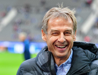 Jürgen Klinsmann hat gut lachen. Der zahlende Zuschauer bei Hertha eher noch nicht.
