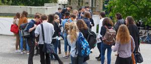 Mehrere Berliner Bezirke wissen nicht, wo sie die angehenden Siebtklässler unterbringen sollen.