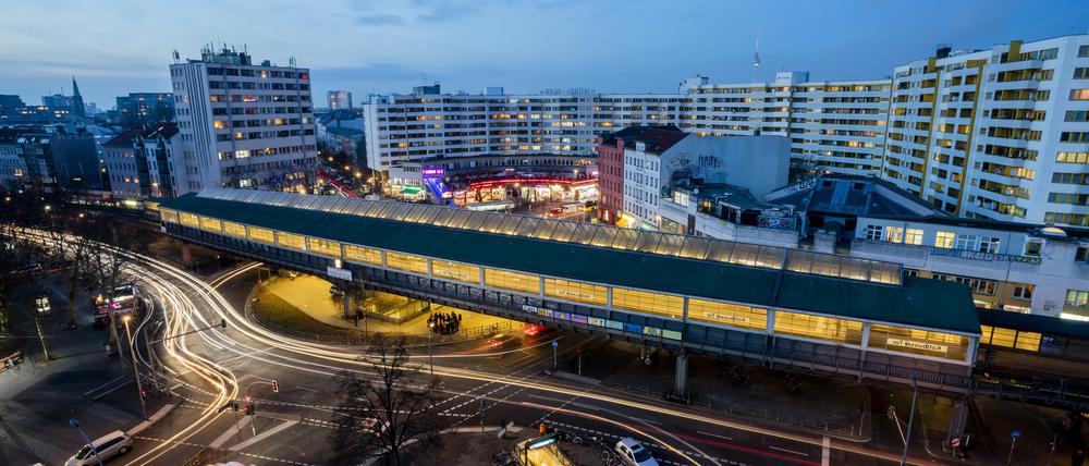 Die U-Bahnstation Kottbusser Tor ist eines der Wahrzeichen des Bezirks.