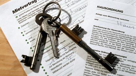 Unterschriebener Mietvertrag, die Schlüssel für die eigenen vier Wände? Für viele Berliner scheint das immer unrealistischer.