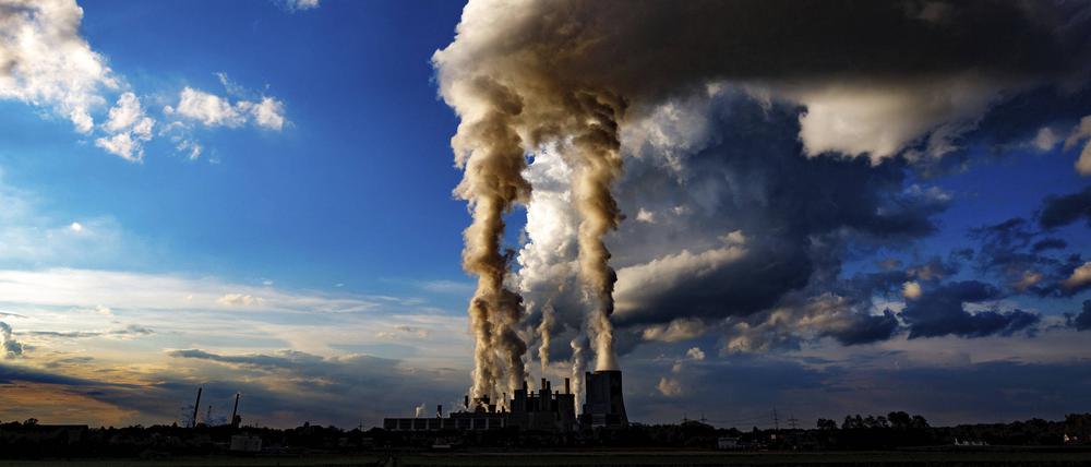 Das Kraftwerk Niederaußem von der RWE Power. Bergheim-Niederaußem, Nordrhein-Westfalen. (Symbolbild)