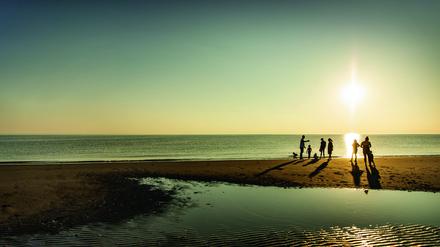 Nah am Wasser. 15 Kilometer lang und bis zu zweieinhalb Kilometer breit: Fast ein Drittel der Insel Amrum besteht aus Strand. 