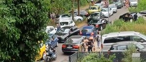 Uferpromenade. Kein Durchkommen.