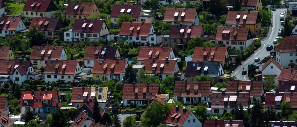 Jeder Immobilienbesitzer in Deutschland muss selbst aktiv werden - das Finanzamt schreibt niemanden gesondert an.