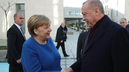  Türkeis Präsident Recep Tayyip Erdogan und Bundeskanzlerin Angela Merkel im vergangenen Jahr.  