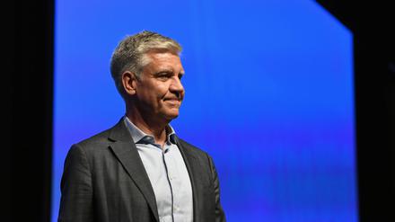 Frank Steffel musste sich bei Herthas außerordentlicher Mitgliederversammlung viele kritische Fragen anhören.