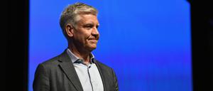 Frank Steffel musste sich bei Herthas außerordentlicher Mitgliederversammlung viele kritische Fragen anhören.