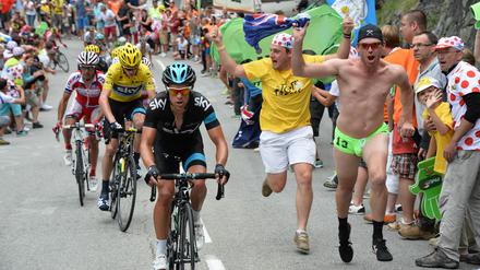 In diesem Jahr geht es auch wieder die legenden Kehren nach L’Alpe d’Huez hinauf.